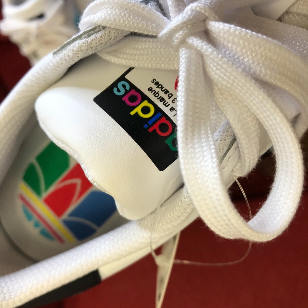 Superstar shoes cloud white size 4.5 Kids - Picture 2 of 8